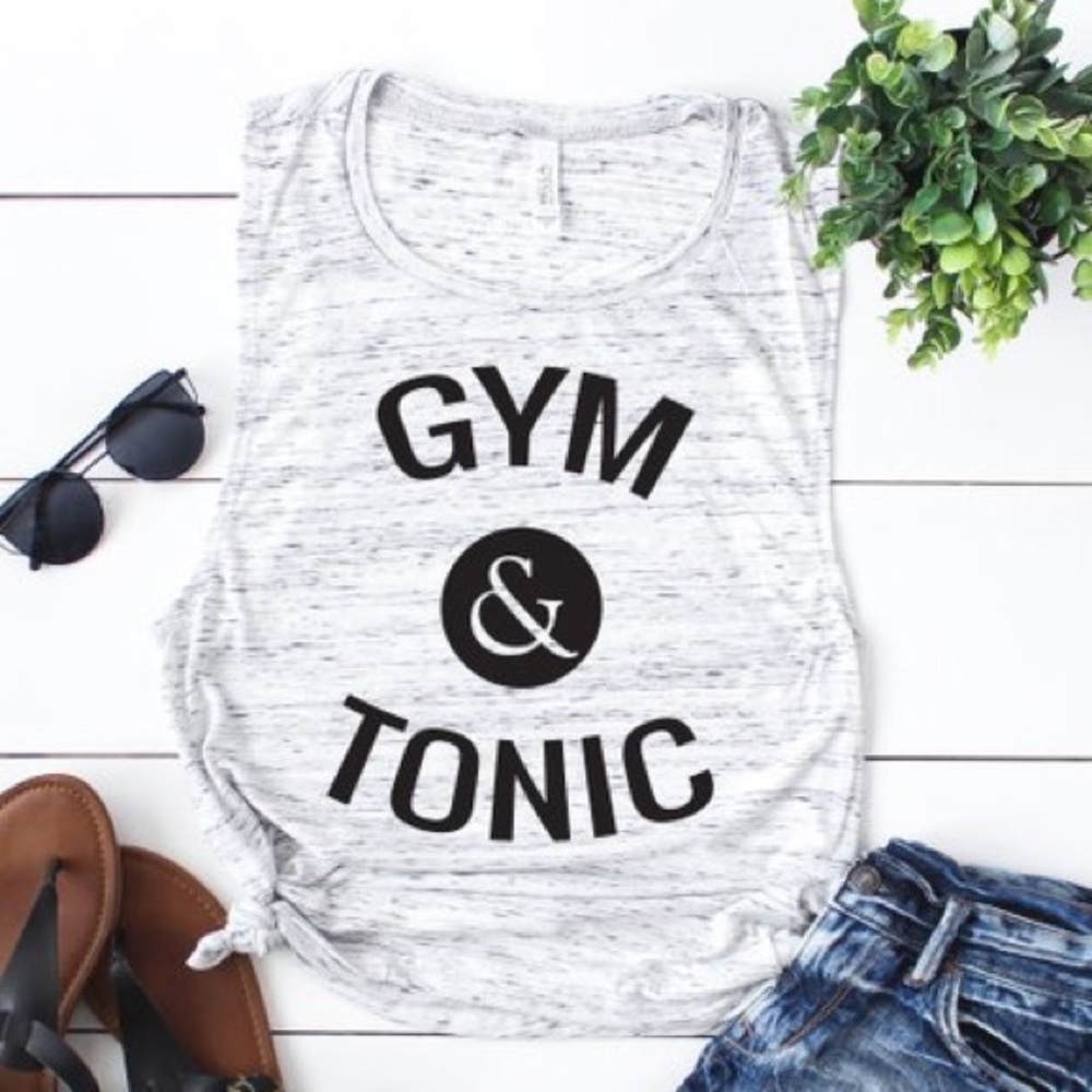👚 Gym & Tonic Muscle Tee Athleisure Sz S -2XL NWT - Picture 1 of 2